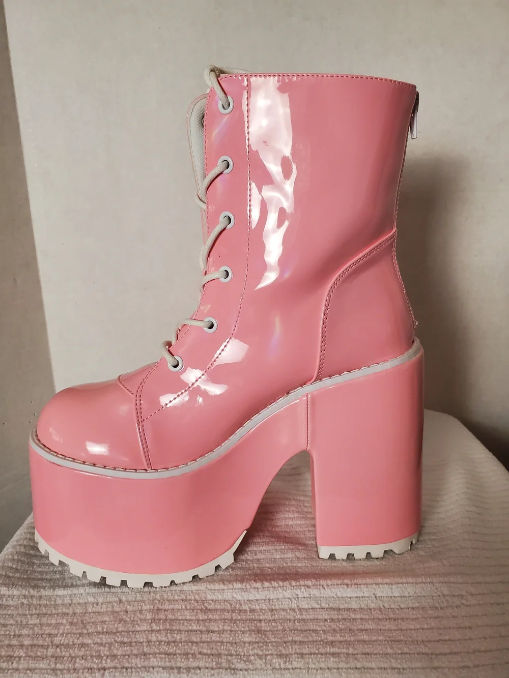 NEW IN BOX Y.R.U Smash - Pink Hologram Platform Boots SIZE: 8